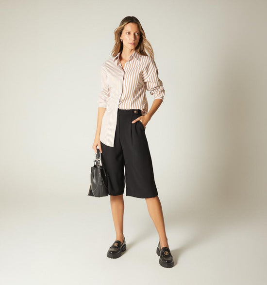 CULOTTE PRETINA CON BROCHE CORTE EN BOTA