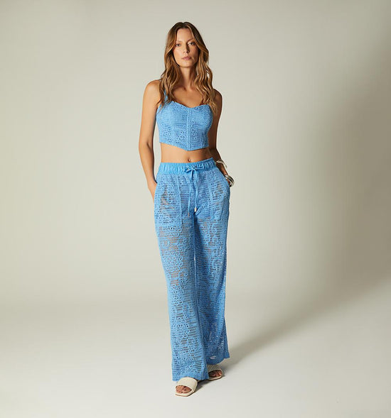 CROP CON CORTES Y TIRAS