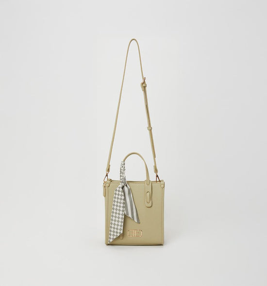 BOLSO DE MANO VERTICAL CON PAÑUELO DECOR