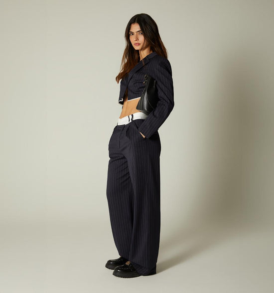 PANTALON  CON  CONTRASTE  EN PRETINA - 1