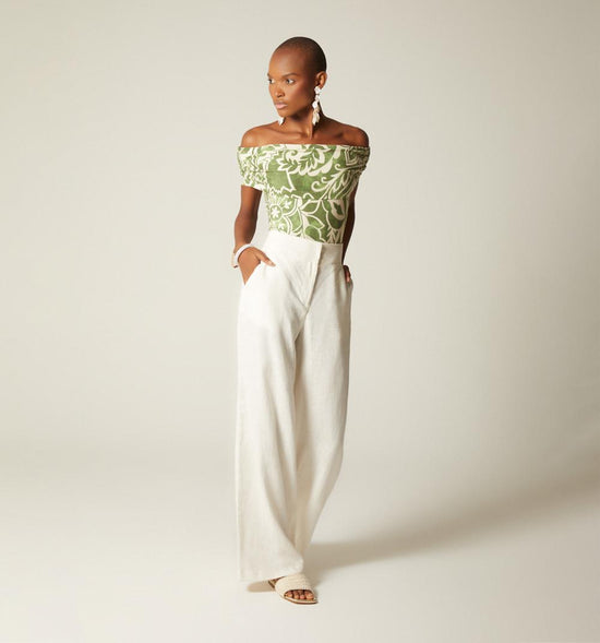 BLUSA ESCOTE BANDEJA