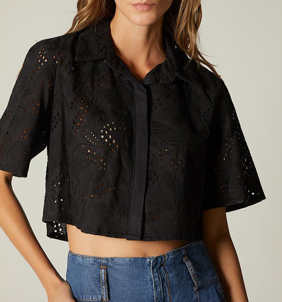 BLUSA CAMISERA TIPO BOXY MANGA CORTA