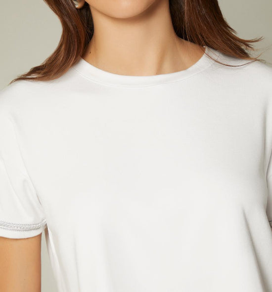 CAMISETA CROP CON INSUMO EN MANGA
