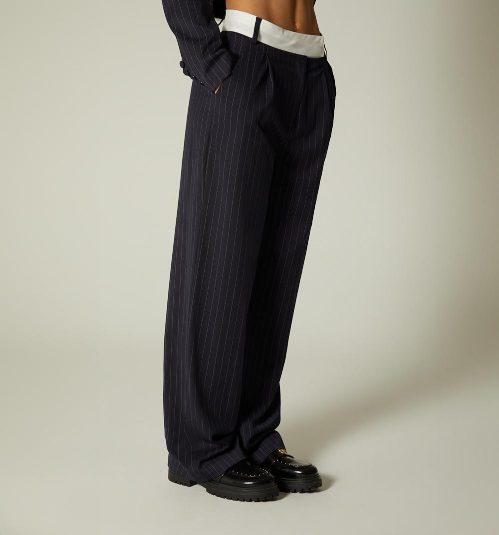 PANTALON  CON  CONTRASTE  EN PRETINA - 2