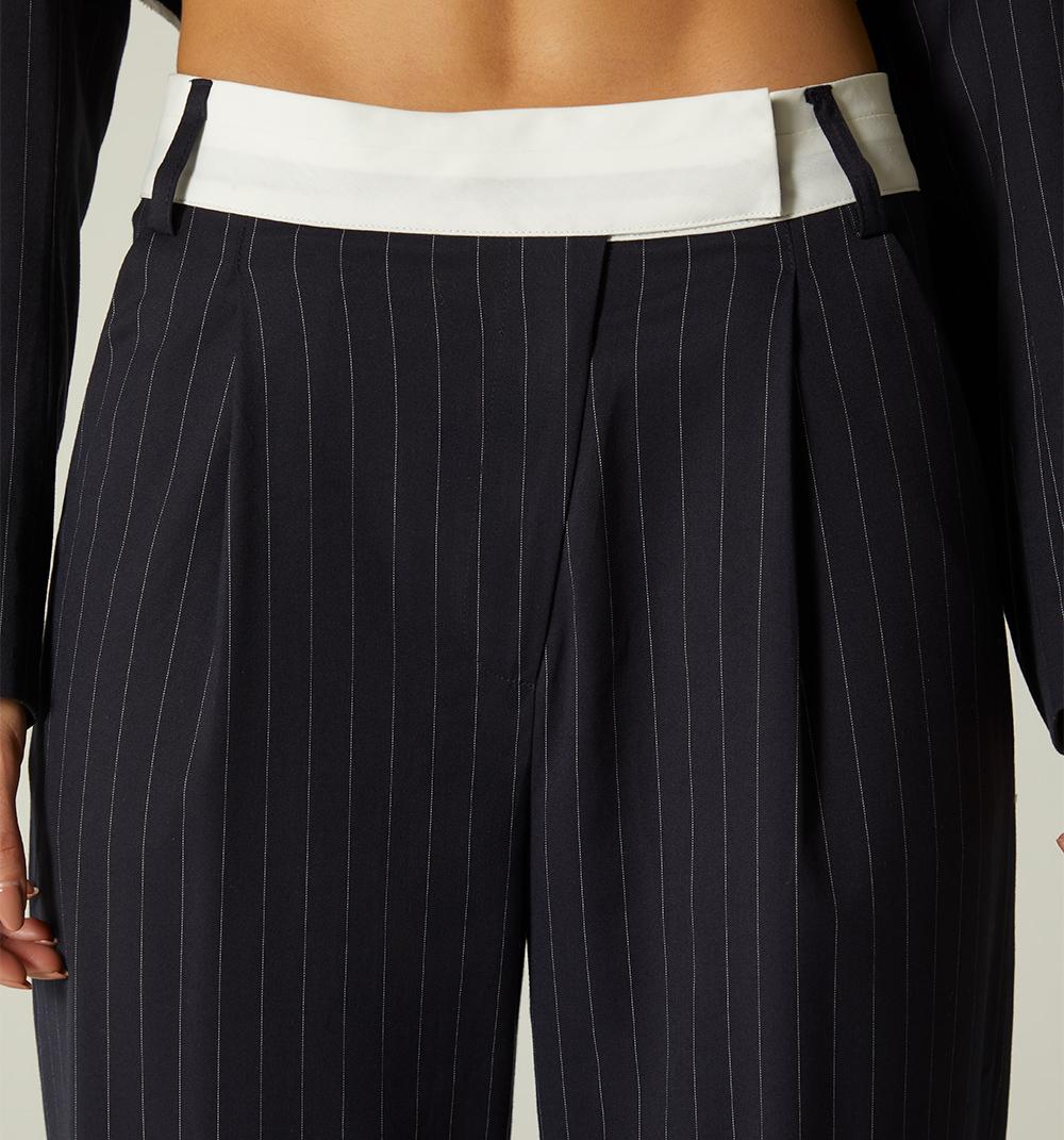 PANTALON  CON  CONTRASTE  EN PRETINA - 3