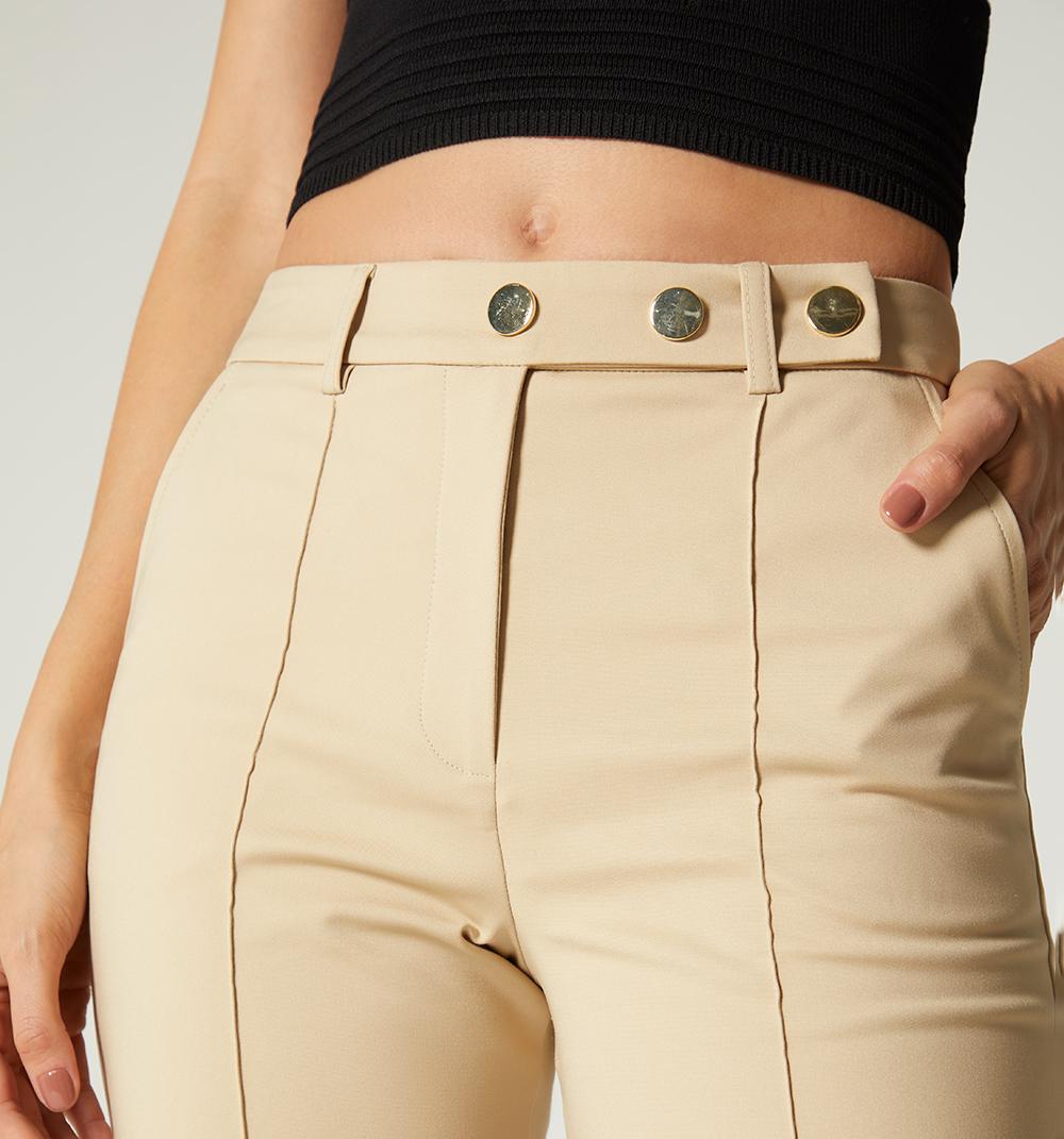 PANTALON TIPO CHINO CON ABERTURA EN BOTA - 4